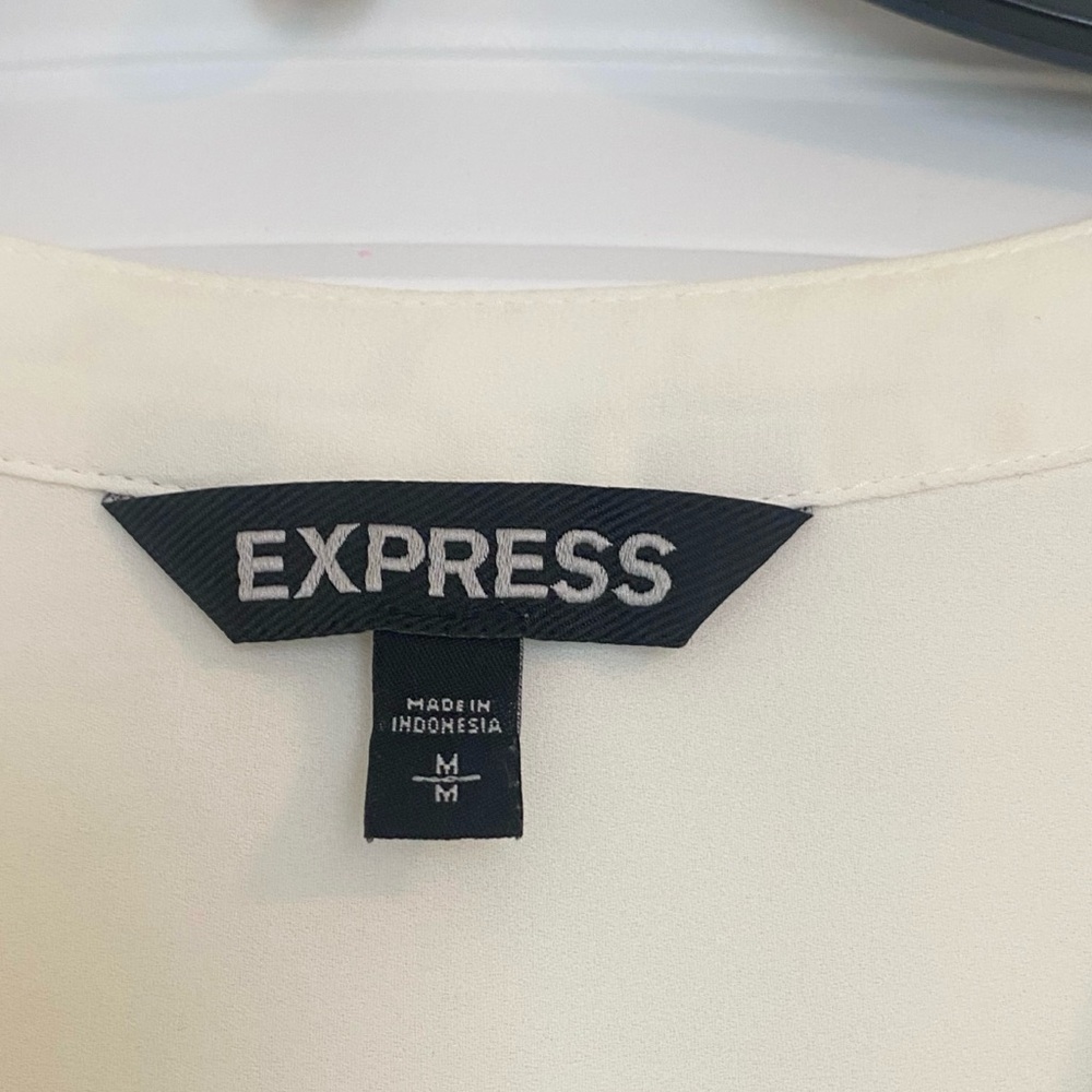 Express Ivory Top - Picture 3 of 3